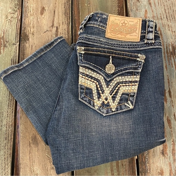 L.A. idol Denim - LA Idol 7 (30) Capri Jeans Low Rise Embroidered Back Flap Pockets Stretch